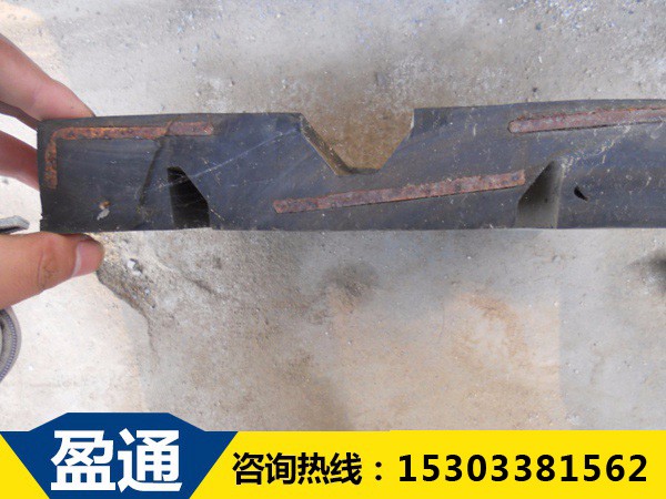 橡膠板式橋梁伸縮縫.jpg 橡膠板式橋梁伸縮縫.jpg